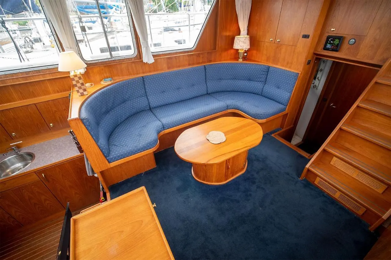 Båthotell Vedette Hollandaise De 13 M Pour Sejour Insolite Hotell Nivillac Frankrike