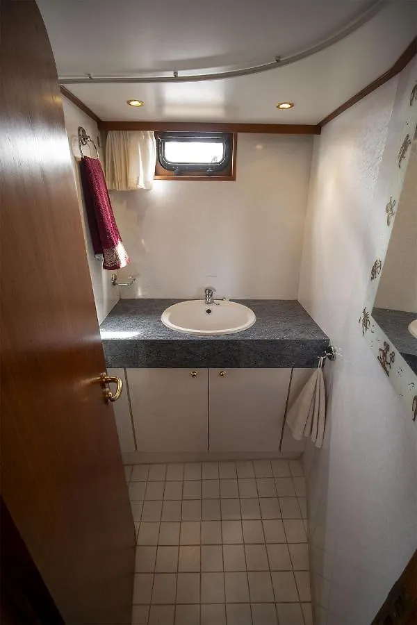 Båthotell Vedette Hollandaise De 13 M Pour Sejour Insolite Hotell Nivillac